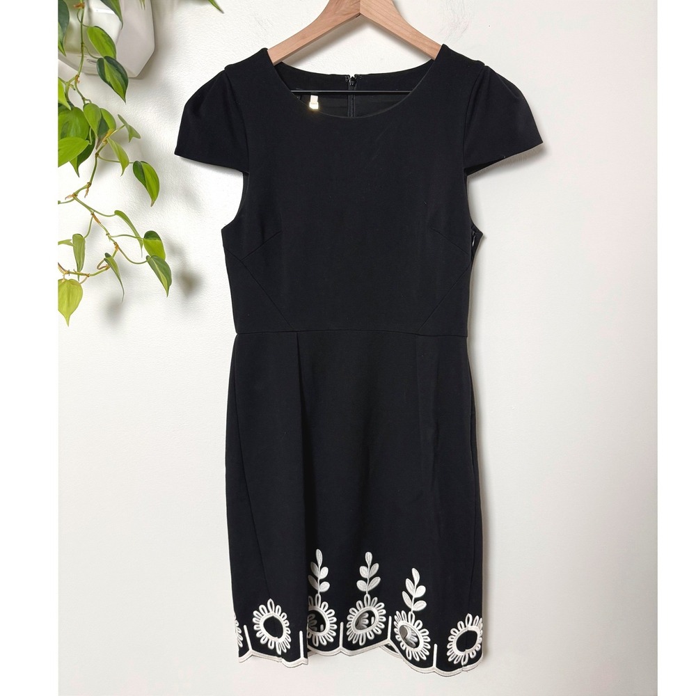 4C Black Embroidered Eyelet Scallop Hem Cap Sleeve Dress Size 6 Mod Preppy